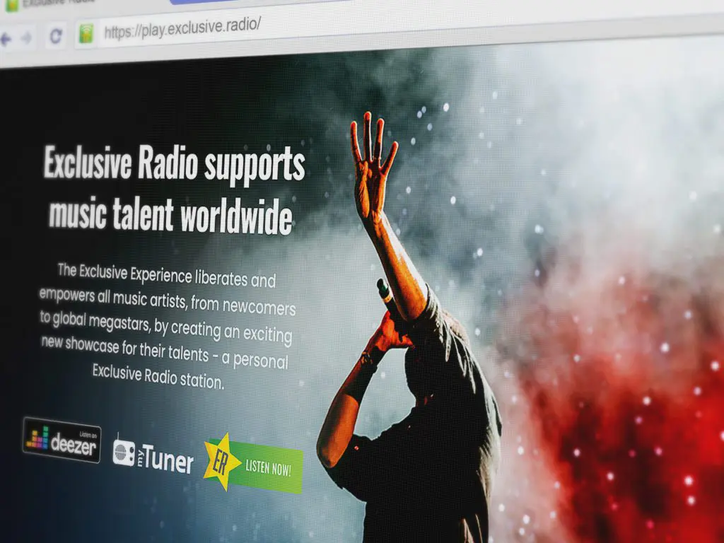 Exclusive Radio world web design